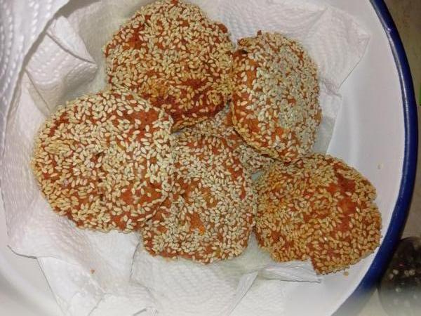 Szezámmagos vöröslencse fasírt Szezámmagos vöröslencse fasírt